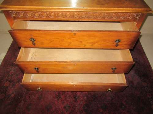 A DRESSING TABLE WITH LOTS OF OLD WORLD CHARM - REMOVE THE MIRRORS - LOVLEY CHEST OF DRAWERS.