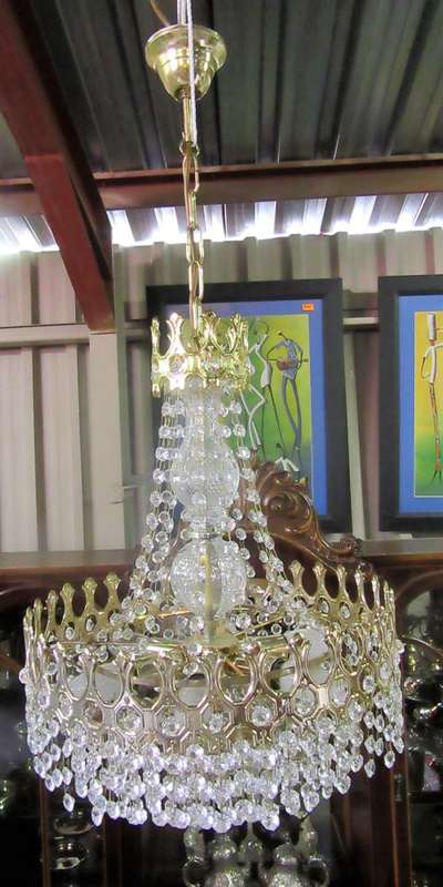 This is French Style basket style brass like & crystals ex large 6 bulp chandelier. Tested & Working