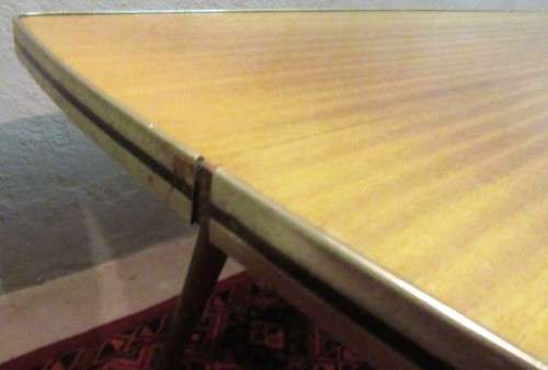 A LOVELY 1060'S VINTAGE COFFEE TABLE