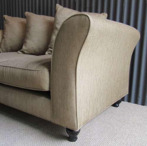 A GORGEOUS TWO SEATER CORICRAFT SOFA - STUNNING IN EXCELENT CONDITTION