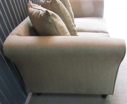 A GORGEOUS TWO SEATER CORICRAFT SOFA - STUNNING IN EXCELENT CONDITTION