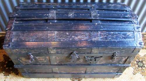 WOW A MARVELOUS LARGE ANTIQUE WOODEN AND METAL TRUNK