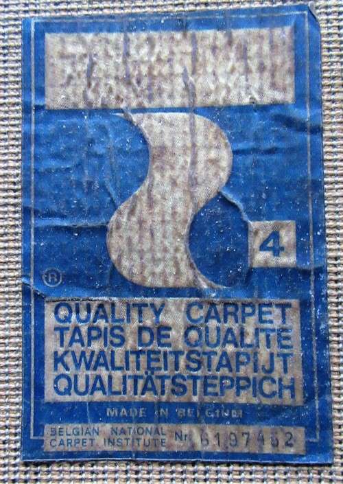 A GORGEOUS CARPET BY BELGIAN NATIONAL CARPET INSTITUTE Length:   210cm Width:     136cm
