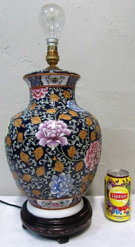 A ELGANT & STYLISH LARGE ORIENTAL PORCELIAN TABLE LAMP - AMAZING