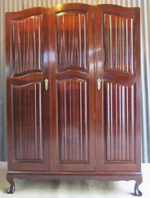 A GORGEOUS THREE DOOR VINTAGE BALL & CLAW WARDROBE WITH LOTS OF VINTAGE CHARM