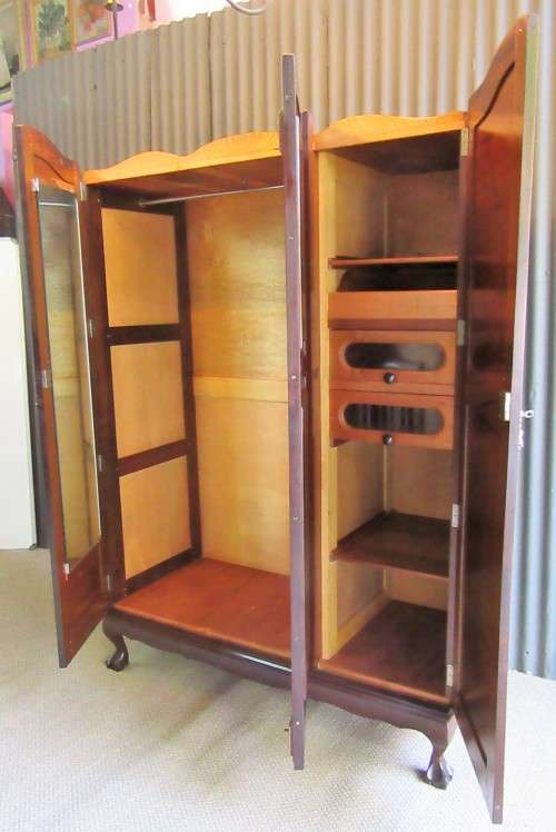 A GORGEOUS THREE DOOR VINTAGE BALL & CLAW WARDROBE WITH LOTS OF VINTAGE CHARM