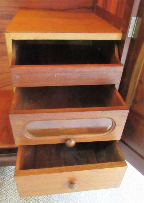 A GORGEOUS TWO DOOR VINTAGE BALL & CLAW WARDROBE WITH LOTS OF VINTAGE CHARM