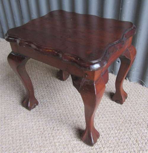 A CUTE BALL & CLAW SIDE TABLE - STUNNING