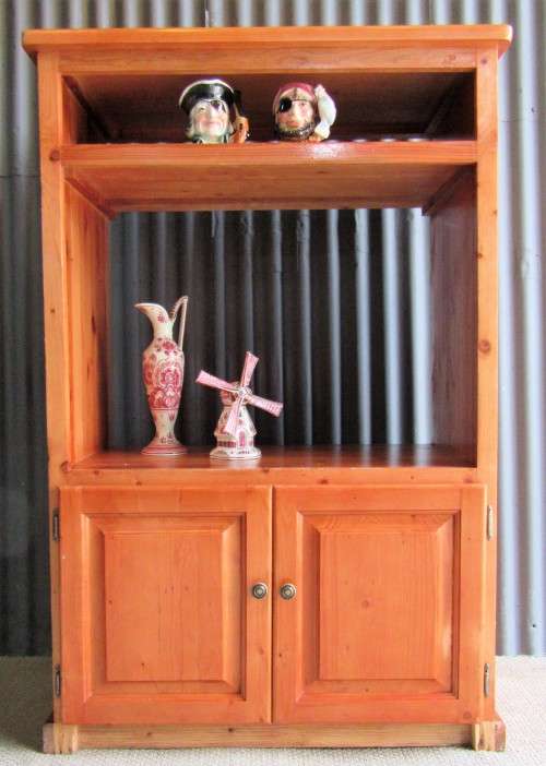 A CHEAP AND CHEARFUL OLD TV CABINET TO PAINT AND UPCYCLE MAYBE A BOOKSHELF