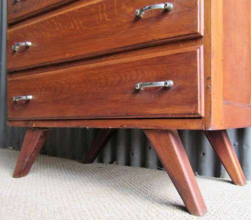 A LOVLEY VINTAGE CHEST OF DRAWER - RETRO CHIC