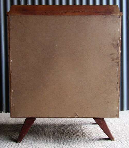 A LOVLEY VINTAGE CHEST OF DRAWER - RETRO CHIC