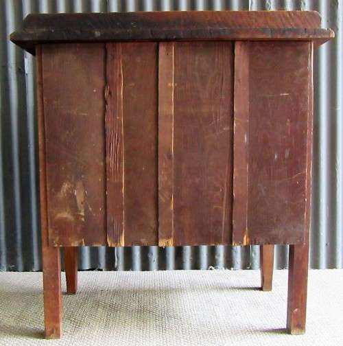 A STUNNING TWO DOOR & DRAWER OAK SMALL SERVER PERFECT FOR A BATHROOM