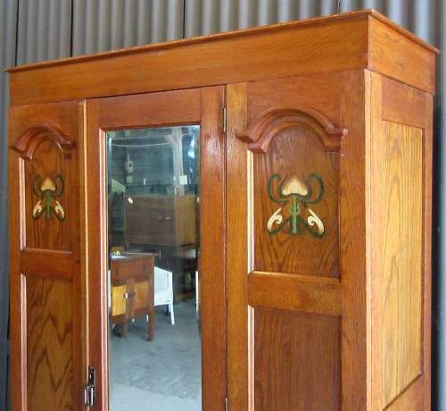 A GORGEOUS MIRRORED OAK WARDROBE WITH BEAUTIFUL INLAY WORK  - STUNNING & TIMELESS