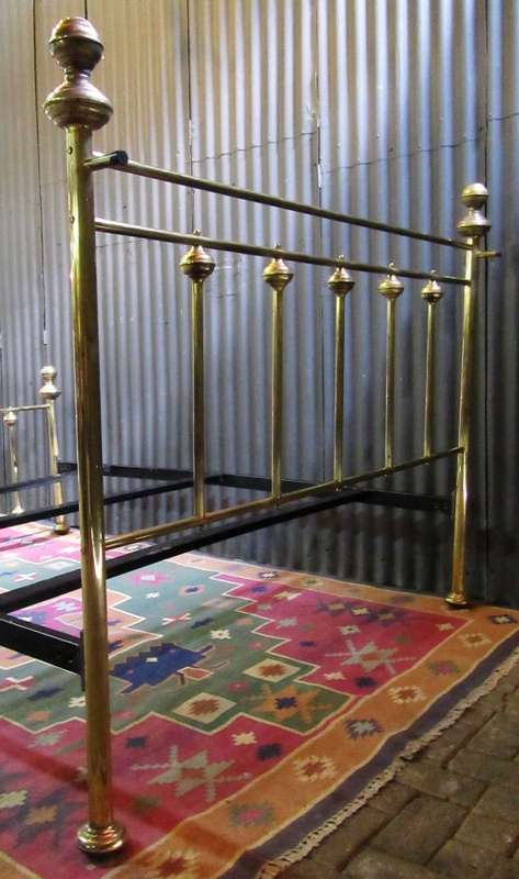 WOW A ANTIQUE BRASS QUEEN SIZE BED - SO MUCH CHARM AND ELEGANCE TO TO THIS PIECE