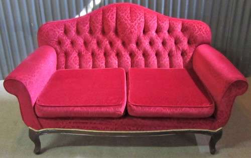 AN EXQUISITE QUEEN ANNE DOUBLE SEATER FABRIC FAIR MIGHT NEED RECOVERY ELGANT!!!