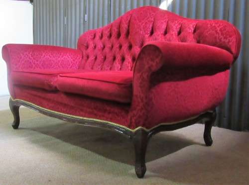 AN EXQUISITE QUEEN ANNE DOUBLE SEATER FABRIC FAIR MIGHT NEED RECOVERY ELGANT!!!