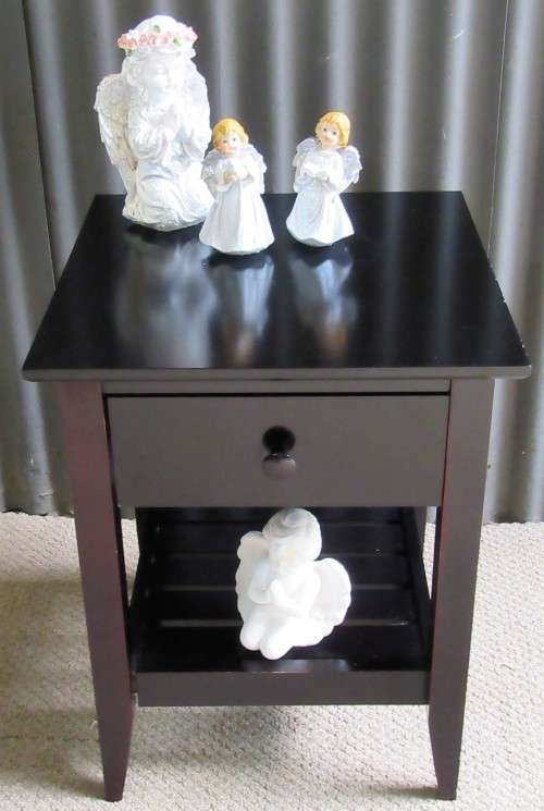 A CUTE ONE DRAWER BEDSIDE CABINET OR SIDE TABLE