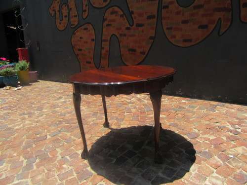 Rare Find Round Ball & Claw Four Seater Table