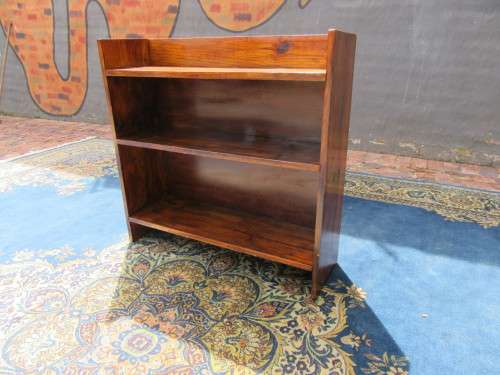 Cute Vintage Bookshelf perfect for a kids bedroom