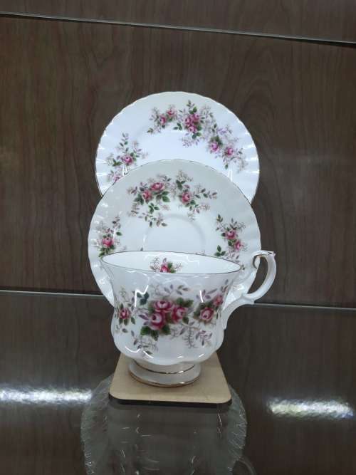 Royal Albert Lavender Rose Trio
