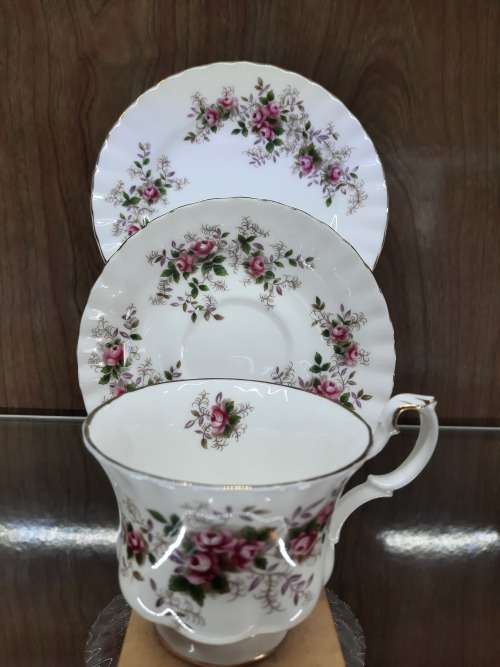 Royal Albert Lavender Rose Trio