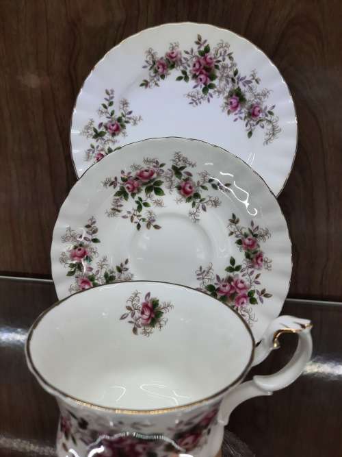 Royal Albert Lavender Rose Trio
