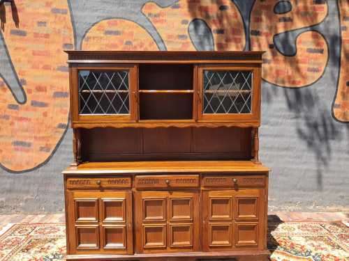 Stunning solid wood led glass buffet server in good condition