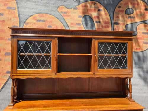 Stunning solid wood led glass buffet server in good condition