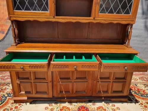Stunning solid wood led glass buffet server in good condition