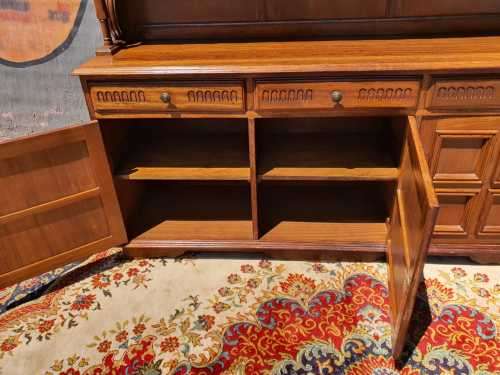Stunning solid wood led glass buffet server in good condition