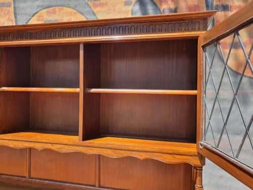 Stunning solid wood led glass buffet server in good condition