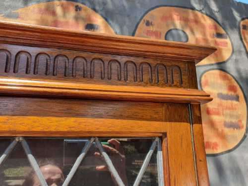 Stunning solid wood led glass buffet server in good condition