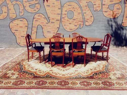 Hartman Keppler six-seater dining room set with two carver chairs