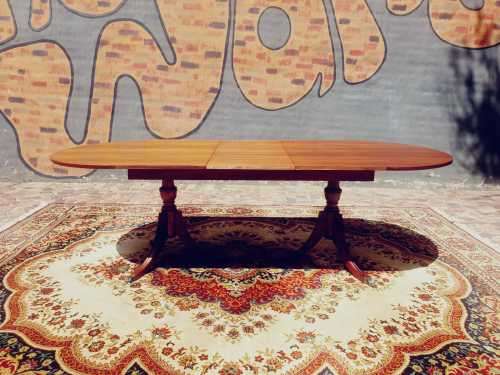 Hartman Keppler six-seater dining room set with two carver chairs