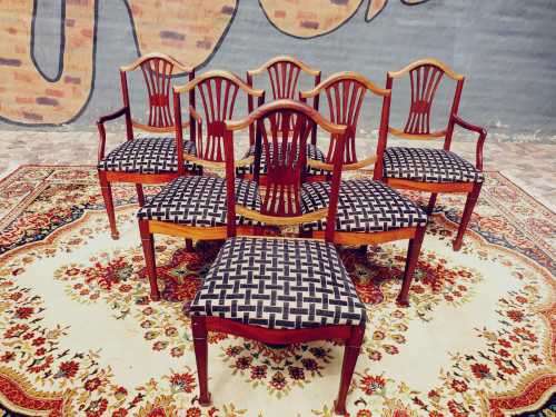 Hartman Keppler six-seater dining room set with two carver chairs