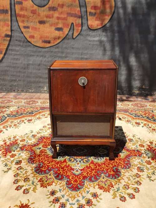 Ball and Claw Radio Cabinet not tested