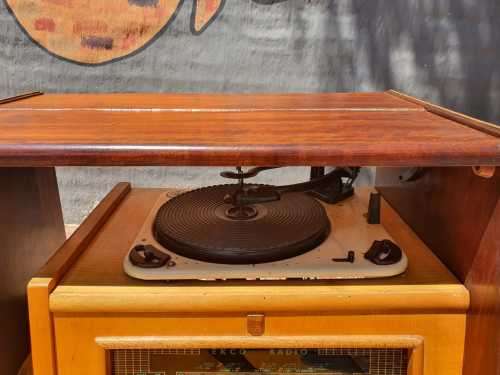 Ball and Claw Radio Cabinet not tested