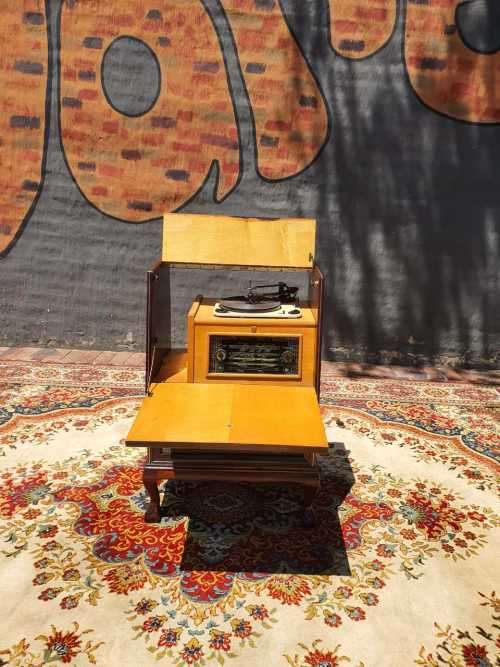Ball and Claw Radio Cabinet not tested