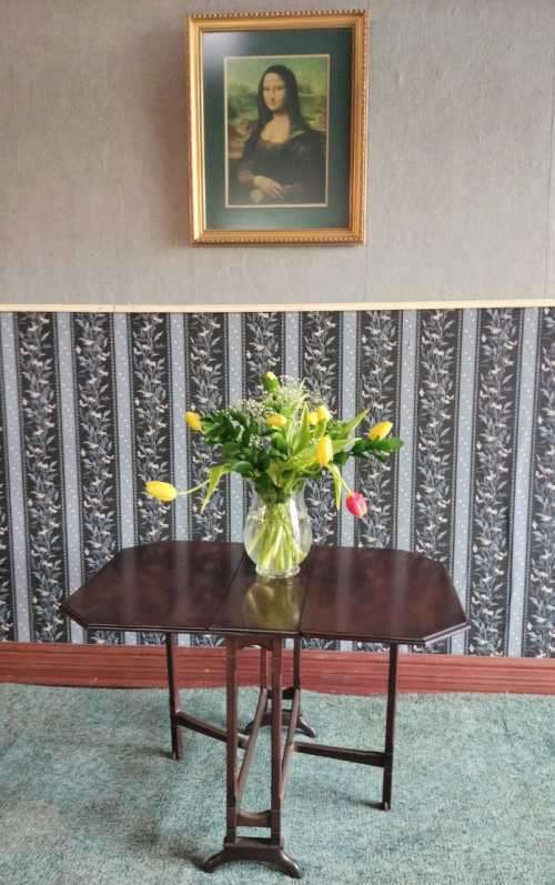 Quality antique Victorian mahogany Sutherland table
