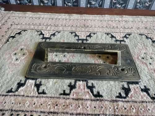 Vintage/antique architectural salvage cast iron ornate Victorian letter/mail slot with spring loaded