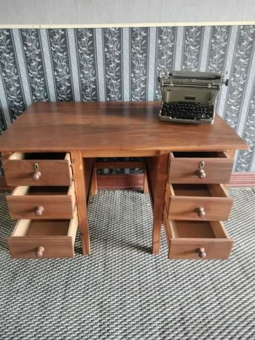 Lovely Vintage Desk with 6 Drawers (Collection only)