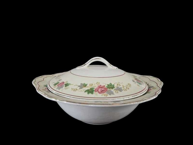 Vintage Grindley Creampetal Lided Vegetable Dish