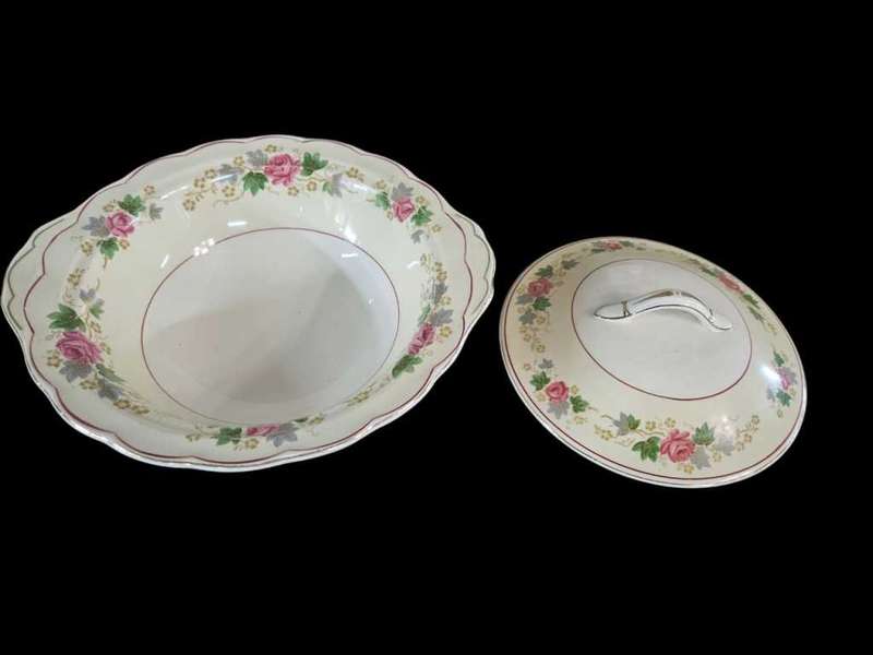 Vintage Grindley Creampetal Lided Vegetable Dish