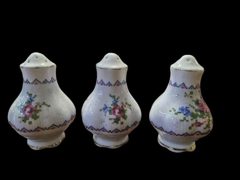 Royal Albert Petite Point set of 3 Salt cellars