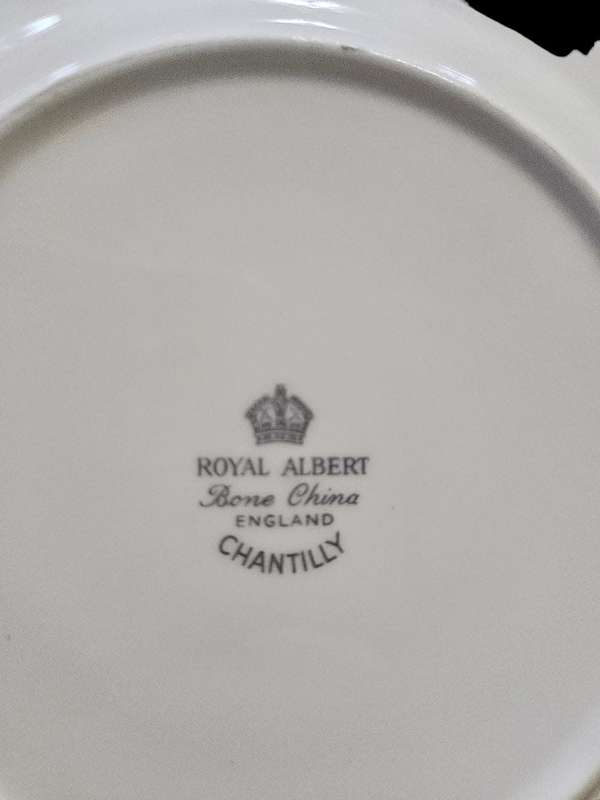 Royal Albert Chantilly trio