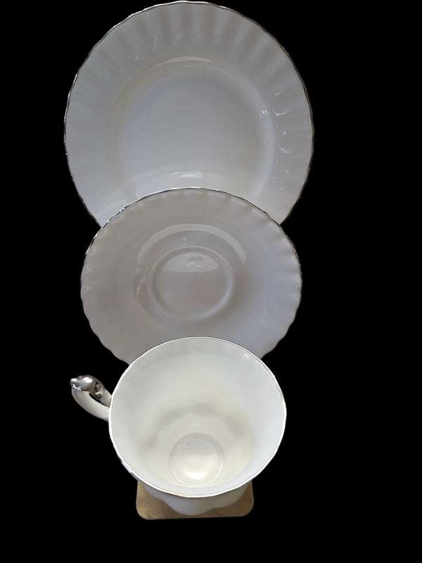 Royal Albert Chantilly trio