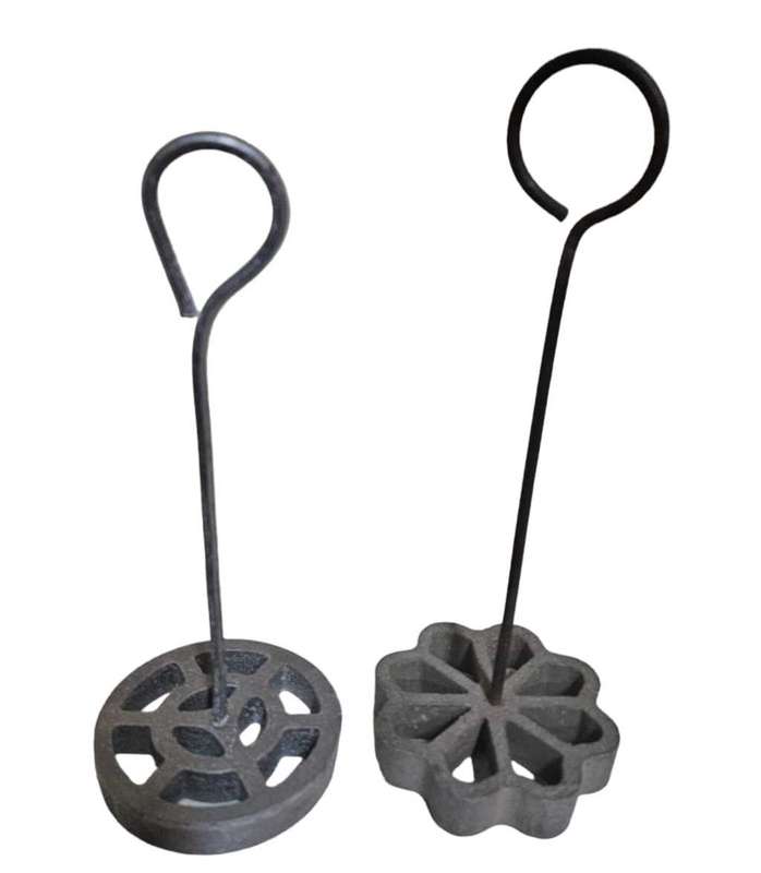 Pair of snackle irons