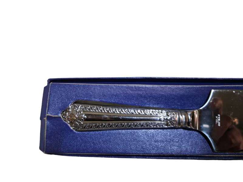 Cake Server