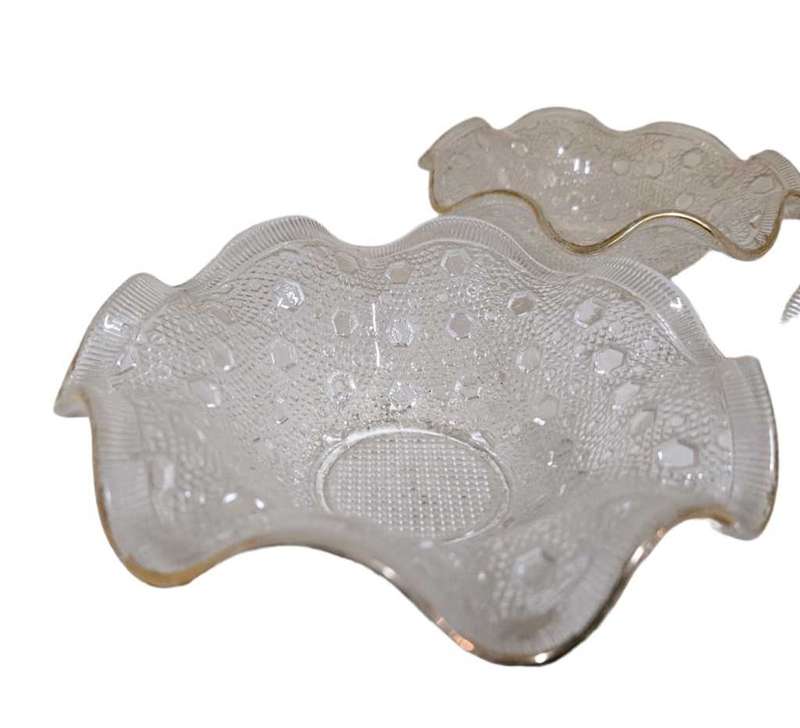 Set of 3 Venetian glass snack bowls with a gold trim