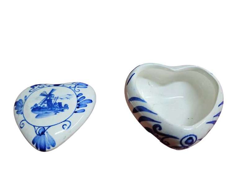 Delft Heart Shaped Trinket/Ring Box